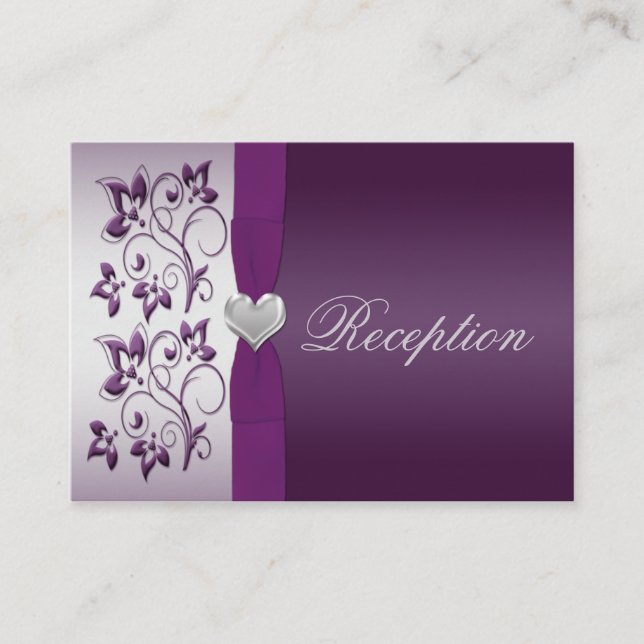 Tarjeta de envolvente floral plateada y morada (Anverso)