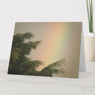 Tarjeta de felicitación de arcoiris y árboles