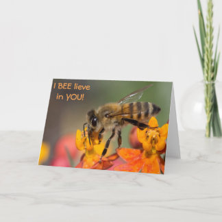 Tarjeta de felicitación de bebe de miel en blanco