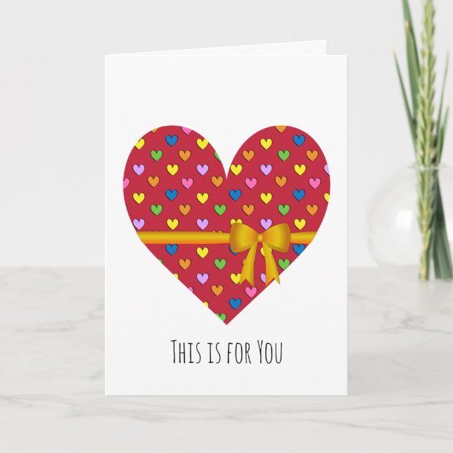 Tarjeta de felicitación de corazón rojo con lazo (Anverso)