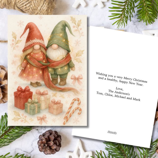Tarjeta de Felicitación de Navidad con Gnomos de N (Red Green Gnome couple Christmas Holiday Season's Greeting Card. Printed or Digital Download)