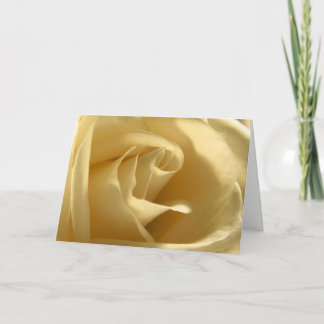 Tarjeta de felicitación de rosa amarillo bonito en