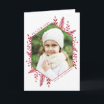 Tarjeta de felicitación del día de fiesta de la<br><div class="desc">Esta tarjeta de felicitación imponente de la foto del navidad ofrece un marco hexagonal para mostrar su foto preferida. El follaje delicado en rojo añade la decoración sobre un fondo blanco. Todos los campos del texto pueden ser modificados para requisitos particulares.</div>