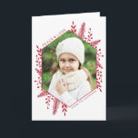 Tarjeta de felicitación del día de fiesta de la<br><div class="desc">Esta tarjeta de felicitación imponente de la foto del navidad ofrece un marco hexagonal para mostrar su foto preferida. El follaje delicado en rojo añade la decoración sobre un fondo blanco. Todos los campos del texto pueden ser modificados para requisitos particulares.</div>