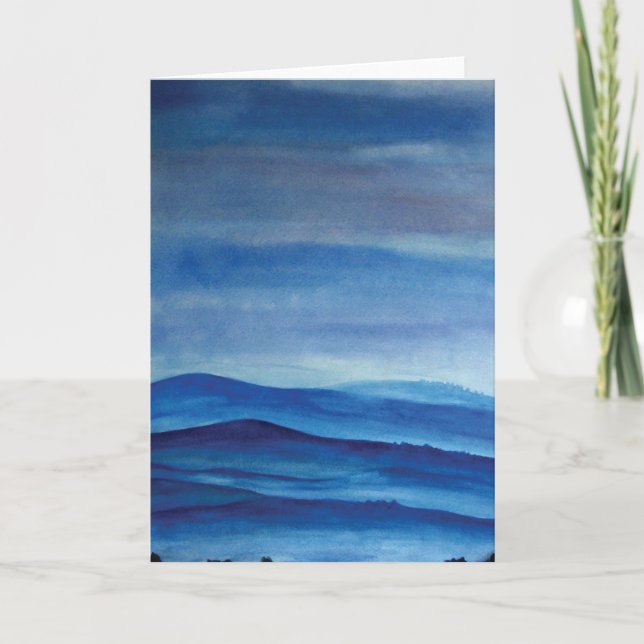 Tarjeta de felicitación del paisaje montañoso azul (Anverso)