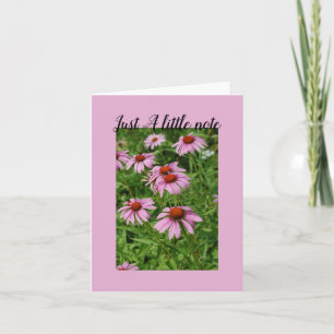 Tarjeta de felicitación doblada con una simple not