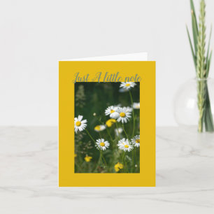 Tarjeta de felicitación doblada con una simple not