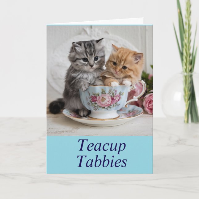Tarjeta de felicitación doblada de adorables gatos (Anverso)