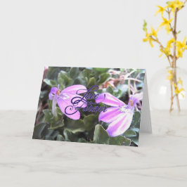Tarjeta de felicitación en blanco de flores púrpur
