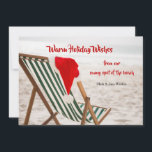 Tarjeta de felicitación navideña Santa's Beach Cha<br><div class="desc">Envíe sus cálidos deseos de vacaciones con esta silla de playa de rayas verdes y blancas y el gorra de Santa colgando de una esquina. (Foto de Navidades creada por awesomecontent - www.freepik.com). La tarjeta es fácil de personalizar con sus opciones de texto, tipo de letra, color de letra y...</div>