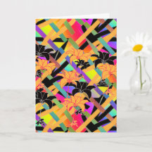 Tarjeta de felicitación plegada con flores entrela