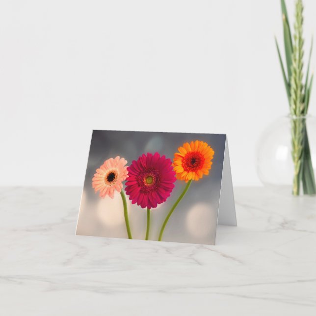 Tarjeta de felicitación plegada de trío de Gerbera (Anverso)