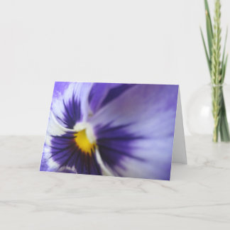Tarjeta de felicitación púrpura del pensamiento