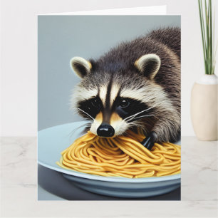 Tarjeta de felicitación Raccoon Eating Spaghetti