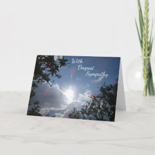 Tarjeta de felicitación Serene Blue Sky con Sun Sy