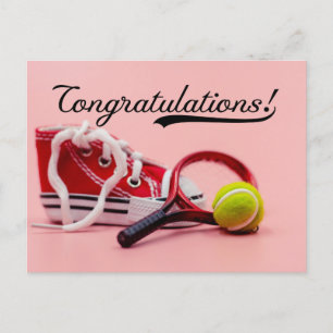 Tarjeta de felicitaciones al tenis con pelota y ra