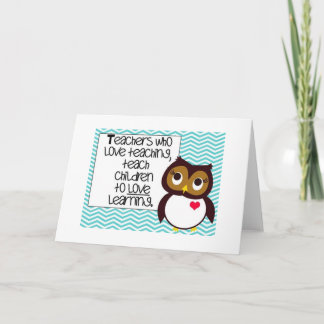 Tarjeta de felicitaciones del profesor del búho