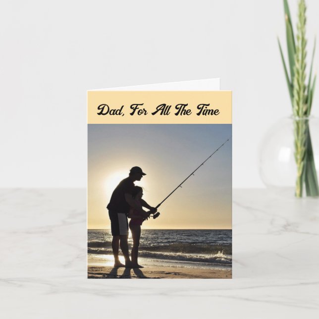 Tarjeta de Feliz Cumpleaños para Papá Pescando con (Anverso)