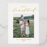 Tarjeta de Feliz Janucá con letra moderna y elegan<br><div class="desc">¡Feliz Janucá! Envía deseos de Janucá a familiares y amigos con esta tarjeta postal de Janucá con foil dorado personalizable. Cuenta con una caligrafía elegante y tipografía simple. Personaliza añadiendo nombres y una foto. Esta tarjeta postal de Feliz Janucá con foil dorado está disponible en otro papel de tarjeta.</div>