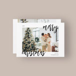 Tarjeta de festividad de foto con guión de broche<br><div class="desc">La tarjeta de Navidad simple incluye la Navidad Feliz en un guión moderno de pincel.</div>
