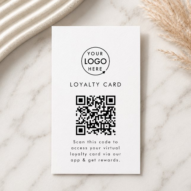 Tarjeta De Fidelización Código QR de la aplicación de recompensa virtual L (Professional loyalty card template with interactive QR code for small business customer retention.)