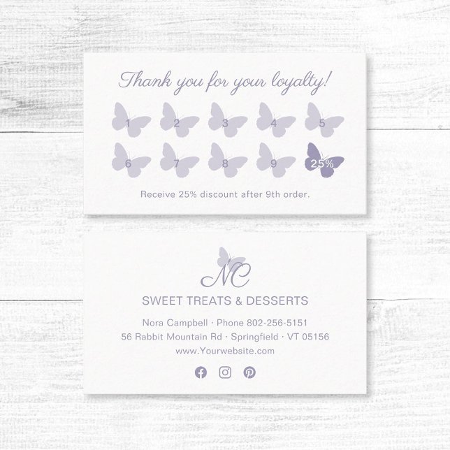 Tarjeta De Fidelización Elegante Mariposa Monograma Lavanda Gracias (Elegant pastel lavender butterfly thank you for your loyalty business card with social media icons.)