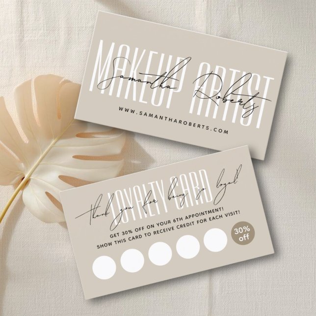 Tarjeta De Fidelización Modern makeup artist script typography beige (Subido por el creador)