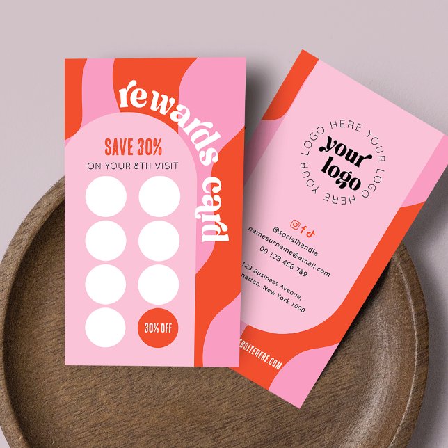 Tarjeta De Fidelización Remo Rosa y Rojo Salón Único De Belleza Nail Spa (Trendy business loyalty cards in red and pink with retro fonts and your logo)