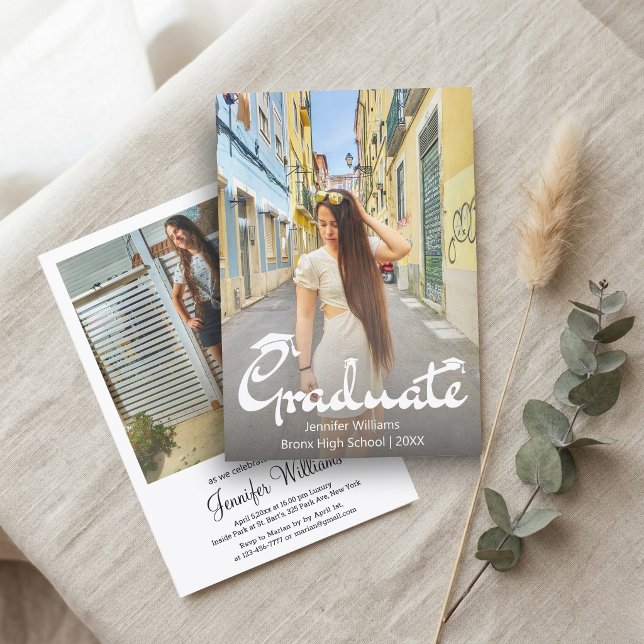 tarjeta de fiesta de graduación con letra script e (Subido por el creador)