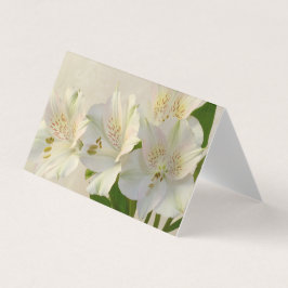 Tarjeta de flores de alstomería blanca