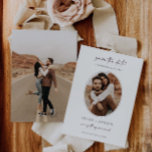 Tarjeta de Foto de Anuncio de Boda en Óvalo Minima<br><div class="desc">Nuestra tarjeta de anuncio de boda en óvalo minimalista y elegante con foto es la forma perfecta de informar a tus amigos y familiares sobre tu próxima boda.</div>
