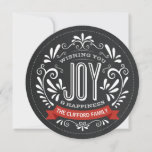 TARJETA DE FOTO DE HOLIDAY JOY ROUND CHALKBOARD<br><div class="desc">DESEANDO ALEGRÍA: Brillante y alegre estilo de pizarra redonda de diseño navideño adornado con banner retro, tipografía vintage en blanco y negro, y elegantes remolinos. Personalice esta tarjeta de felicitación decorativa de fotos de vacaciones con su nombre familiar. Añade tu foto familiar de vacaciones favorita y personalizar el texto. Una...</div>