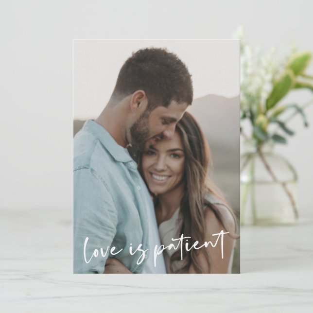 Tarjeta de Foto de Nueva Fecha de Boda Amor es Pac (Anverso de pie)