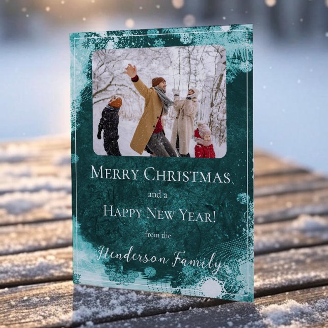 Tarjeta de Foto de Vacaciones Plana con Copos de N (Teal Snowflakes Flat Holiday Photo Card)