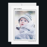 Tarjeta de Foto Familiar de Feliz Janucá con Rayas<br><div class="desc">Las tarjetas de fotos elegantes y lindas son perfectas para todos tus amigos y familiares en esta temporada de fiestas. Personaliza el texto "feliz janucá" con tu propio saludo y cambia el nombre de la familia y el año, y reemplaza la imagen con una foto de tus hijos, mascota o...</div>