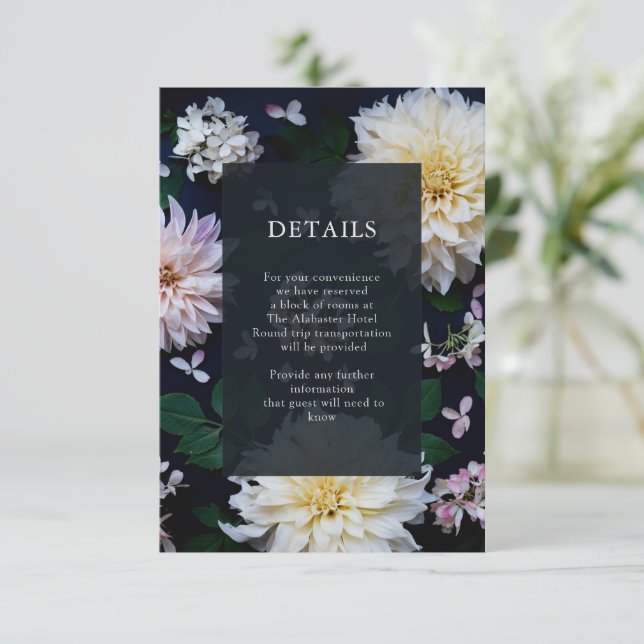 Tarjeta de gabinete Moody Dahlia Floral Details (Anverso de pie)