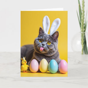 Tarjeta de gatito con orejas de conejito lindas