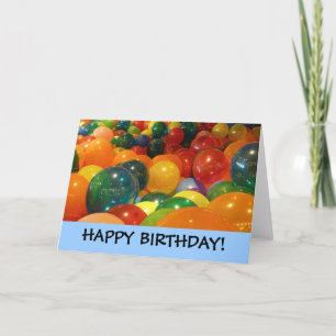 Tarjeta de globos de cumpleaños feliz