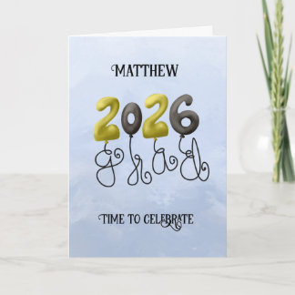 Tarjeta de graduación 2026 en rojo y dorado