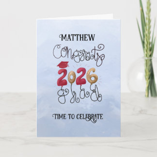 Tarjeta de graduación 2026 en rojo y dorado