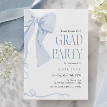 Tarjeta de Graduación Clásica con Lazo Azul Preppy