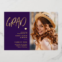 tarjeta de graduación con texto dorado moderno y f
