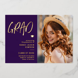 tarjeta de graduación con texto dorado moderno y f