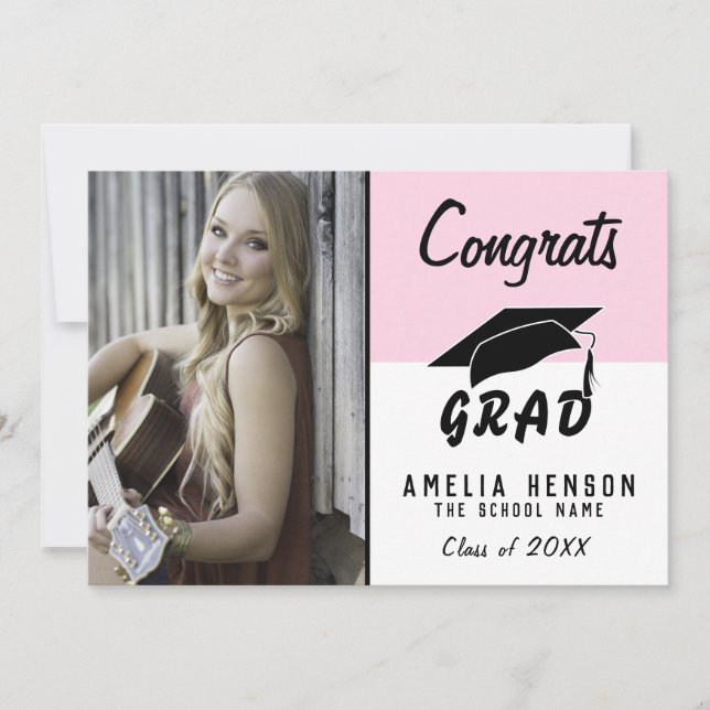 Tarjeta de graduación de fotografía rosada de grad (Anverso)