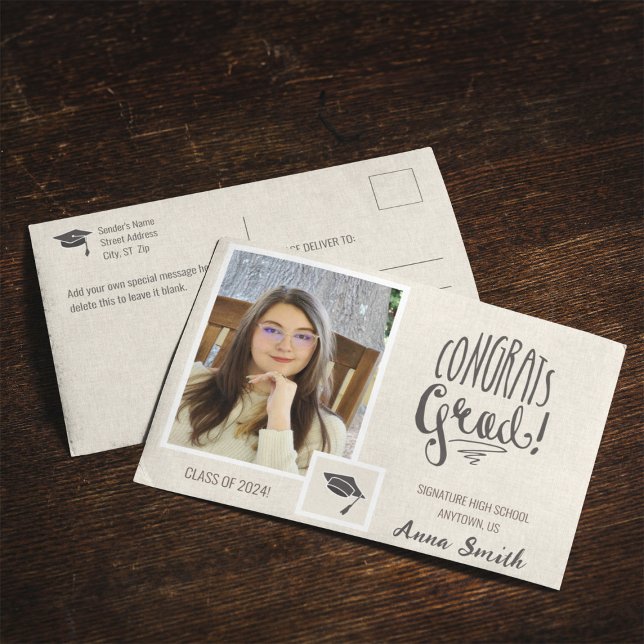 Tarjeta de graduación minimalista en tonos terroso (Subido por el creador)