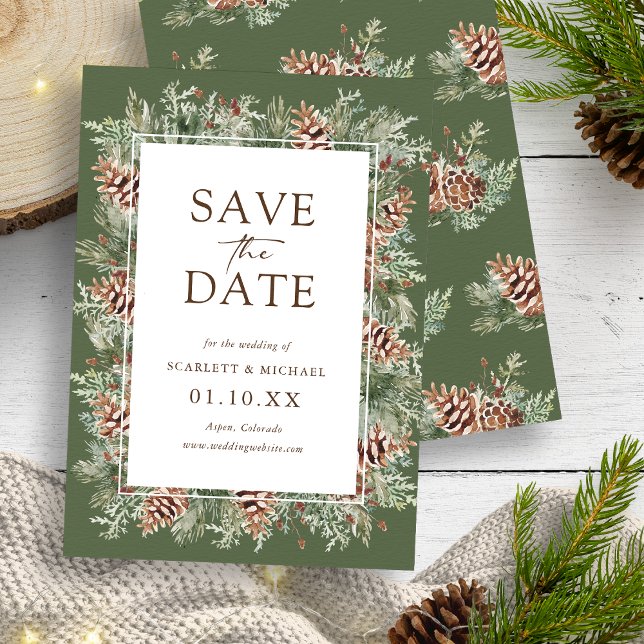 Tarjeta de Guardar la Fecha de Invierno Verde (Hunter Green Pinecone Evergreen Winter Save The Date Card by Painted Paperie
)