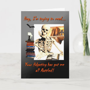 Tarjeta de Halloween, lectura de Skeleton, Rattlag