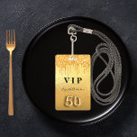Tarjeta De Identificación 50.º purpurina de oro de cumpleaños gotea<br><div class="desc">Una insignia moderna, elegante y glamurosa para una fiesta de cumpleaños número 50. Un fondo dorado fauc con un falso goteo purpurina, pinta goteo. El nombre está escrito con una escritura de estilo con letras a mano moderna. Con el texto: El número VIP 50 se escribe con un tipo de...</div>