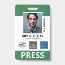 Credencial de prensa con 3 logotipos verde y blanc