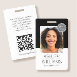 Tarjeta de identificación de empleado con logotipo